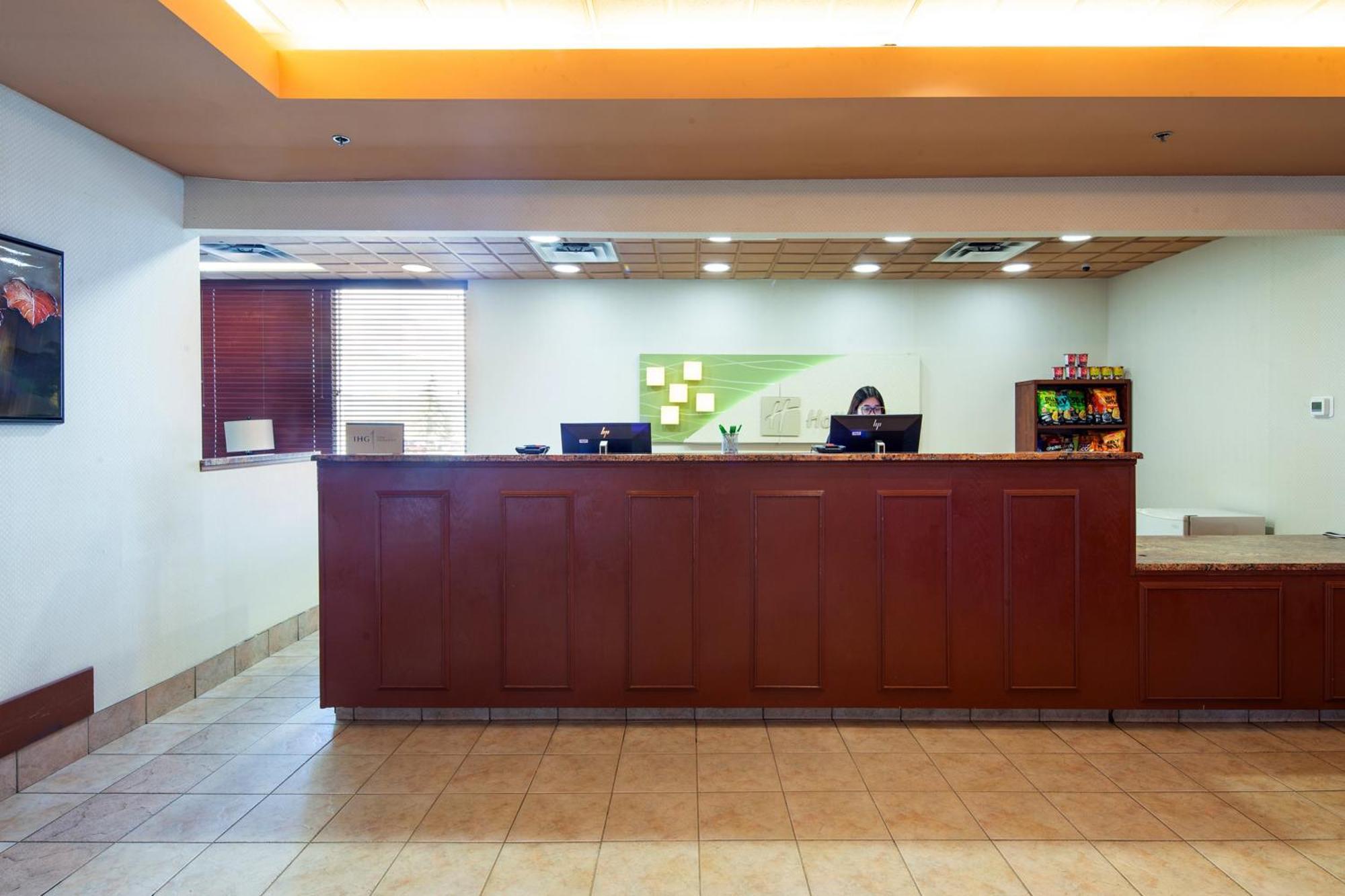 Holiday Inn Hinton By Ihg Екстер'єр фото